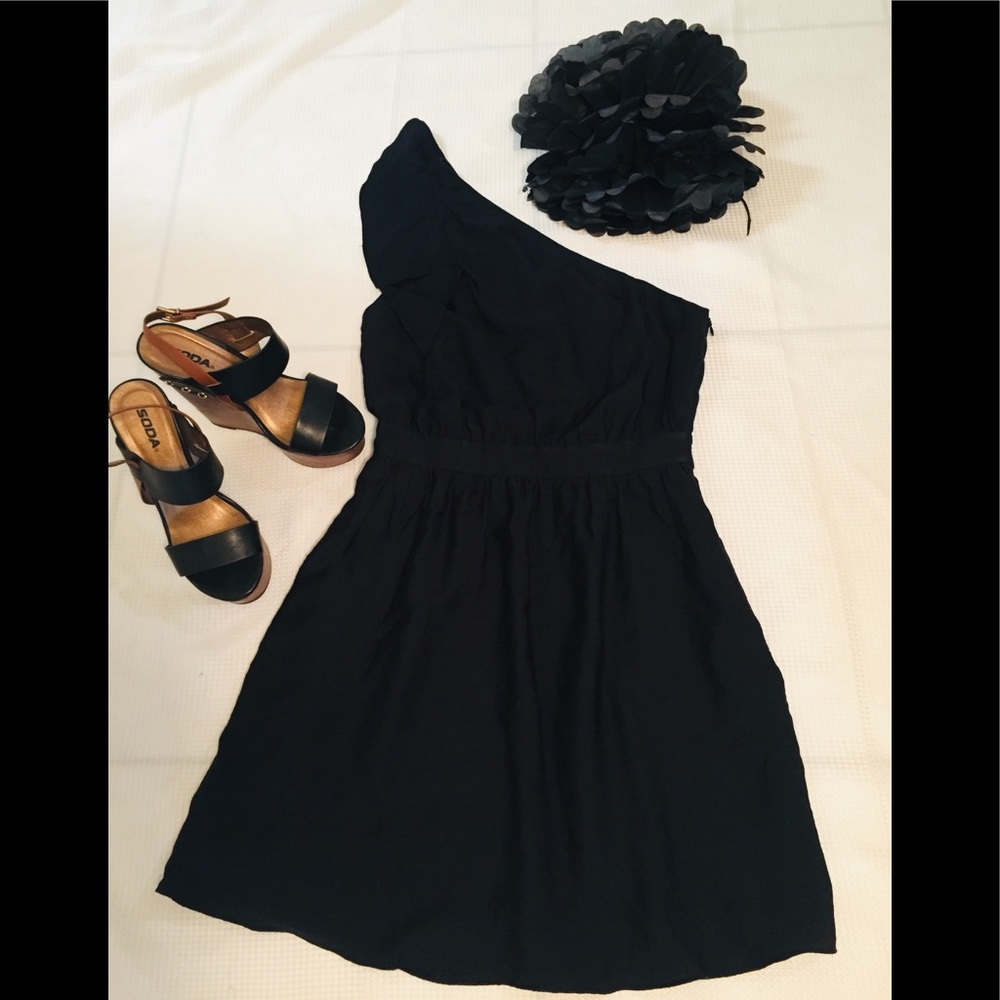 BCBGENERATION cocktails dress perfect summer NWT